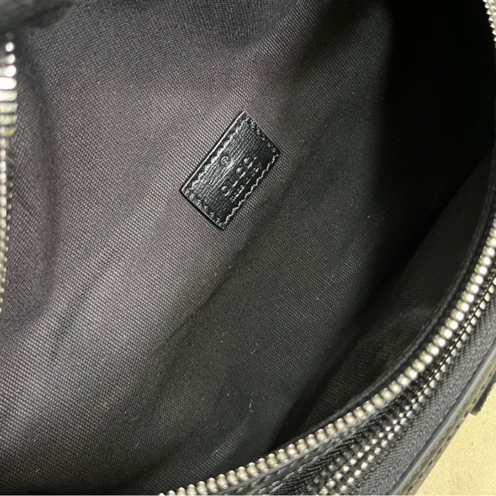 Gucci men’s large belt bag - Picture 4 of 6